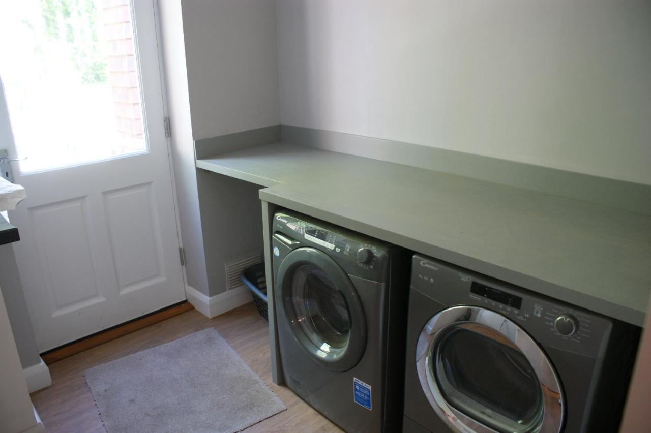 Spacious 4 Bed Family Cottage In Parkland Setting York Extérieur photo